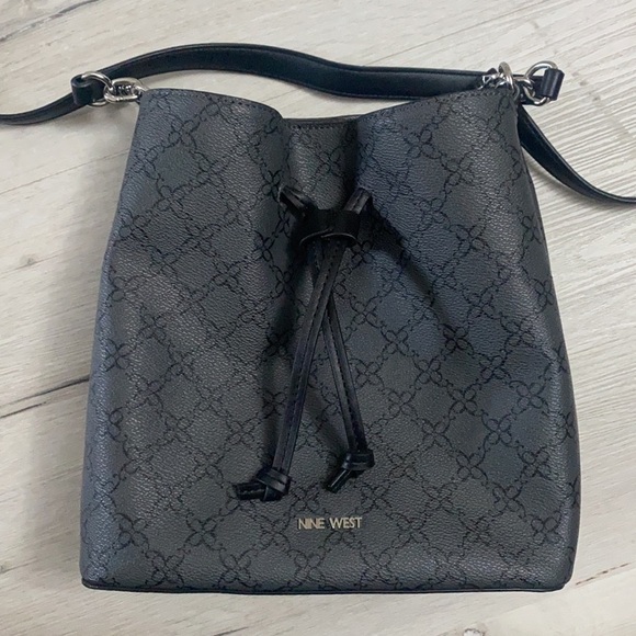 Nine West Bucket Purse Handbag Bag with Strap - Picture 1 of 5